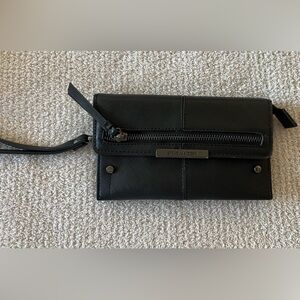 ❗️💲CLOSEOUT SALE: $5 💲❗️- Steve Madden Black Clutch Wallet